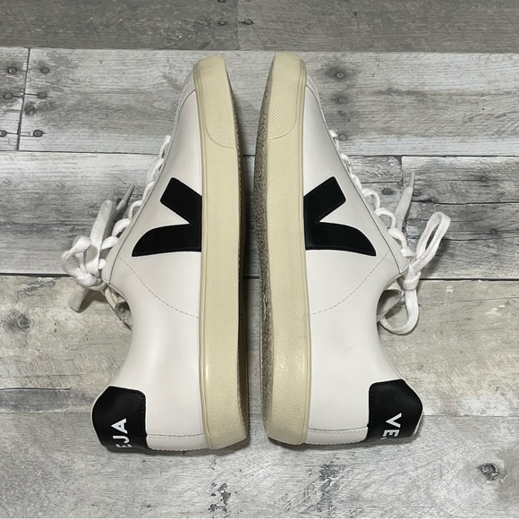 NEW.! VEJA MEN'S ESPLAR SNEAKER - EXTRA WHITE BLACK - SIZE - 7 .US/ 40 .EU $150 - Picture 3 of 10